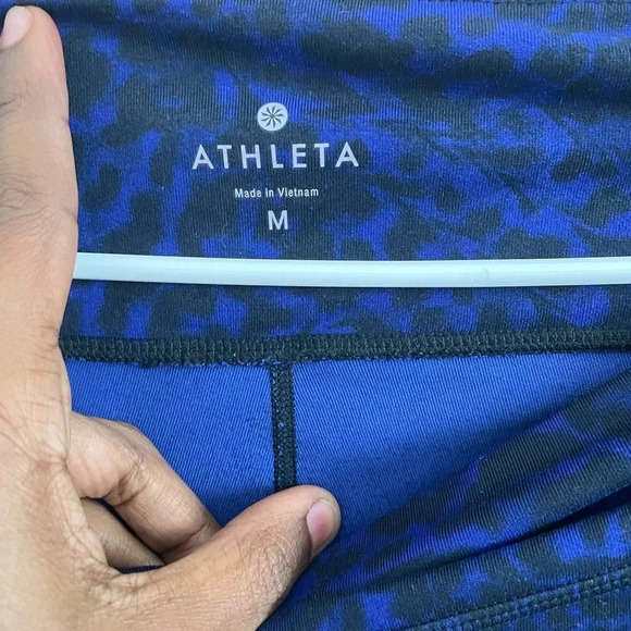 Athleta animal print dark blue capri leggings M - Picture 3 of 5
